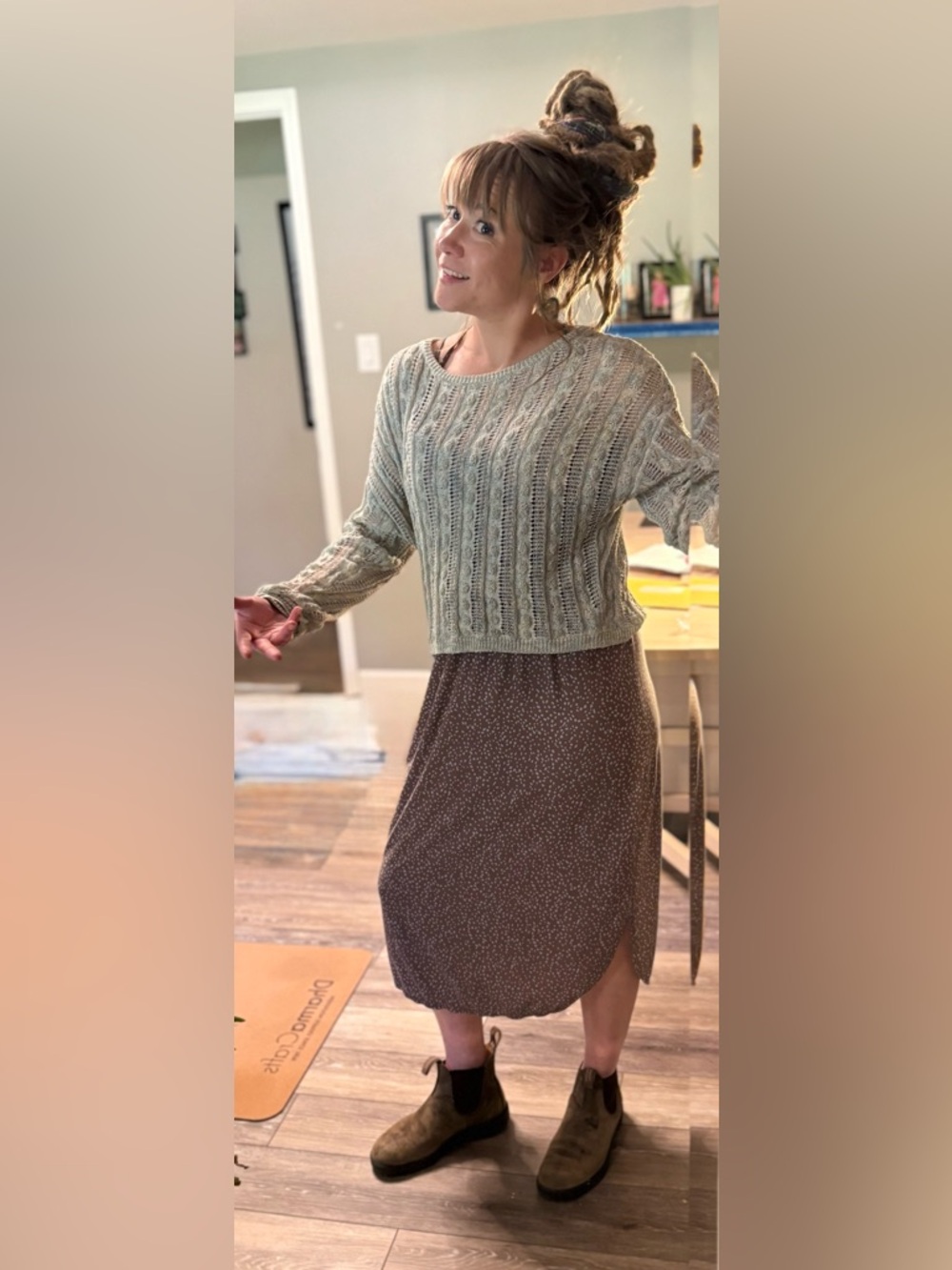 NATURAL LIFE Open-Knit Off-the-Shoulder Sweater in Light Gray with Beige Fleck